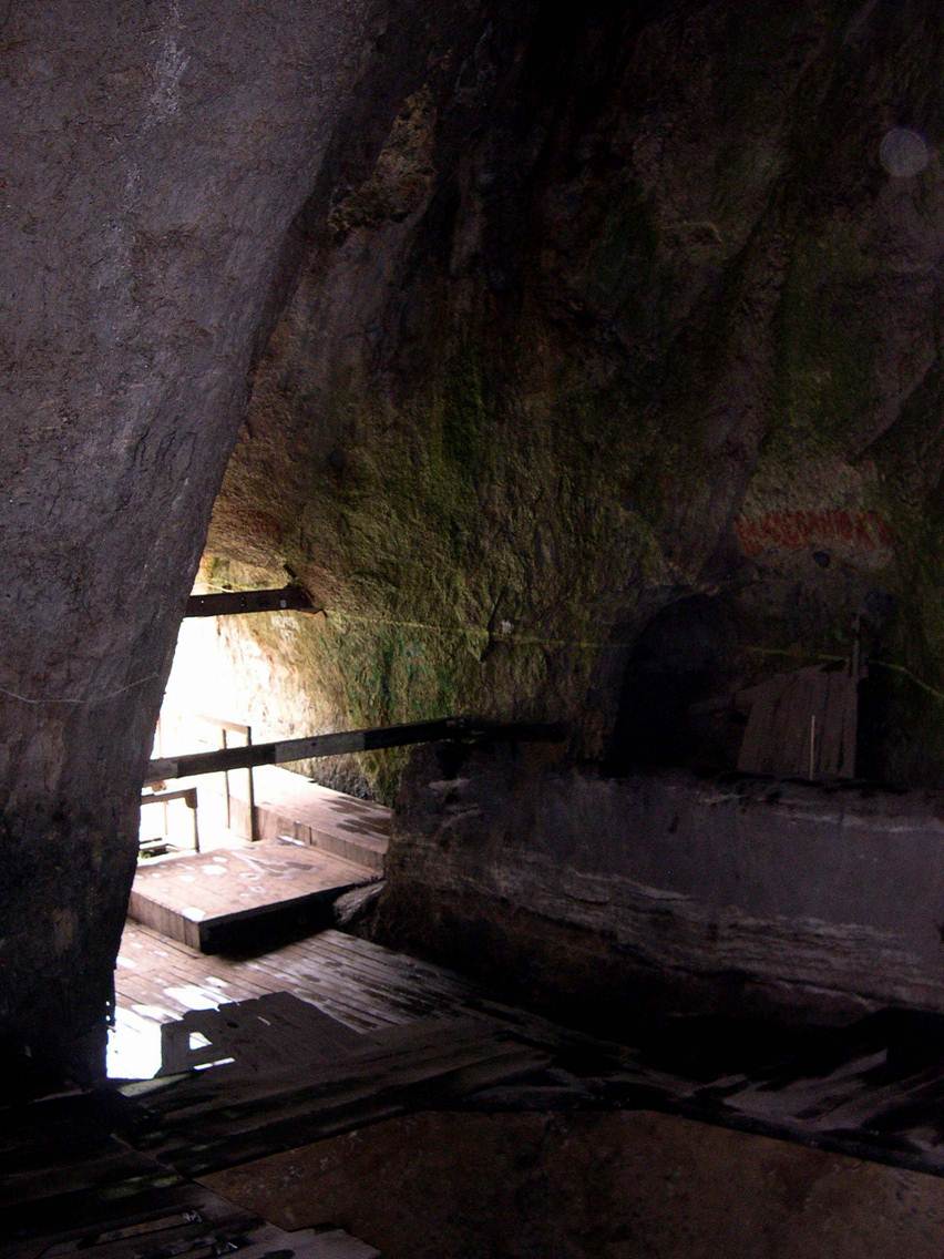 Центральный зал Денисовой пещеры
