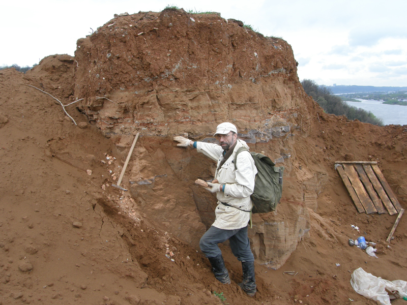 Рис.12. Граница перми и триаса в разрезе Окского съезда, май 2011 г.